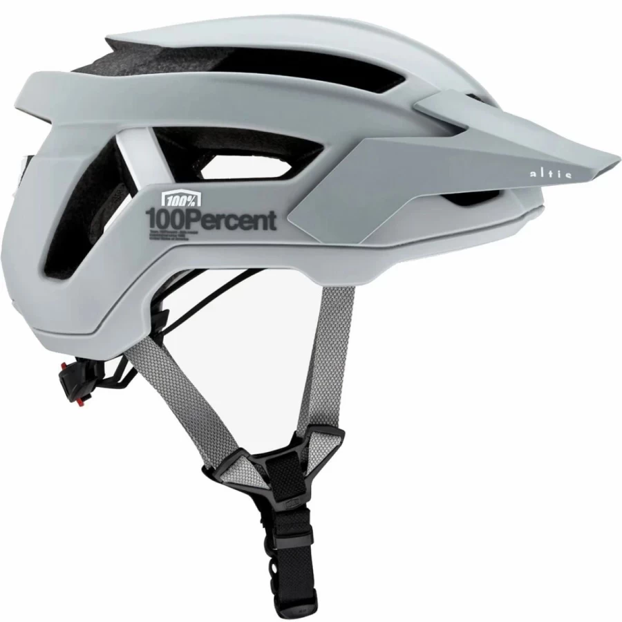 "Premium Altis Motorcycle Helmet - Lightly Used with Original Damaged Packaging"